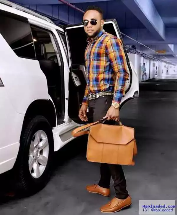 Fashion Icon “Kcee” Steps Out In A Cool Combo Outfit (Photo)